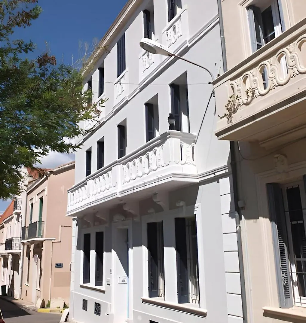 Une Terrasse Au Mourillon, Calme Et Proche Plages Toulon Villa