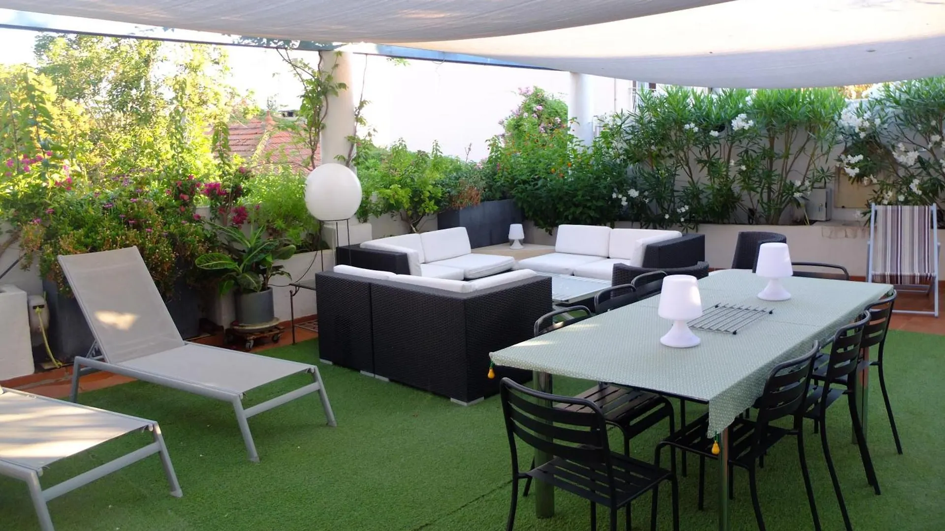 Une Terrasse Au Mourillon, Calme Et Proche Plages Toulon Villa