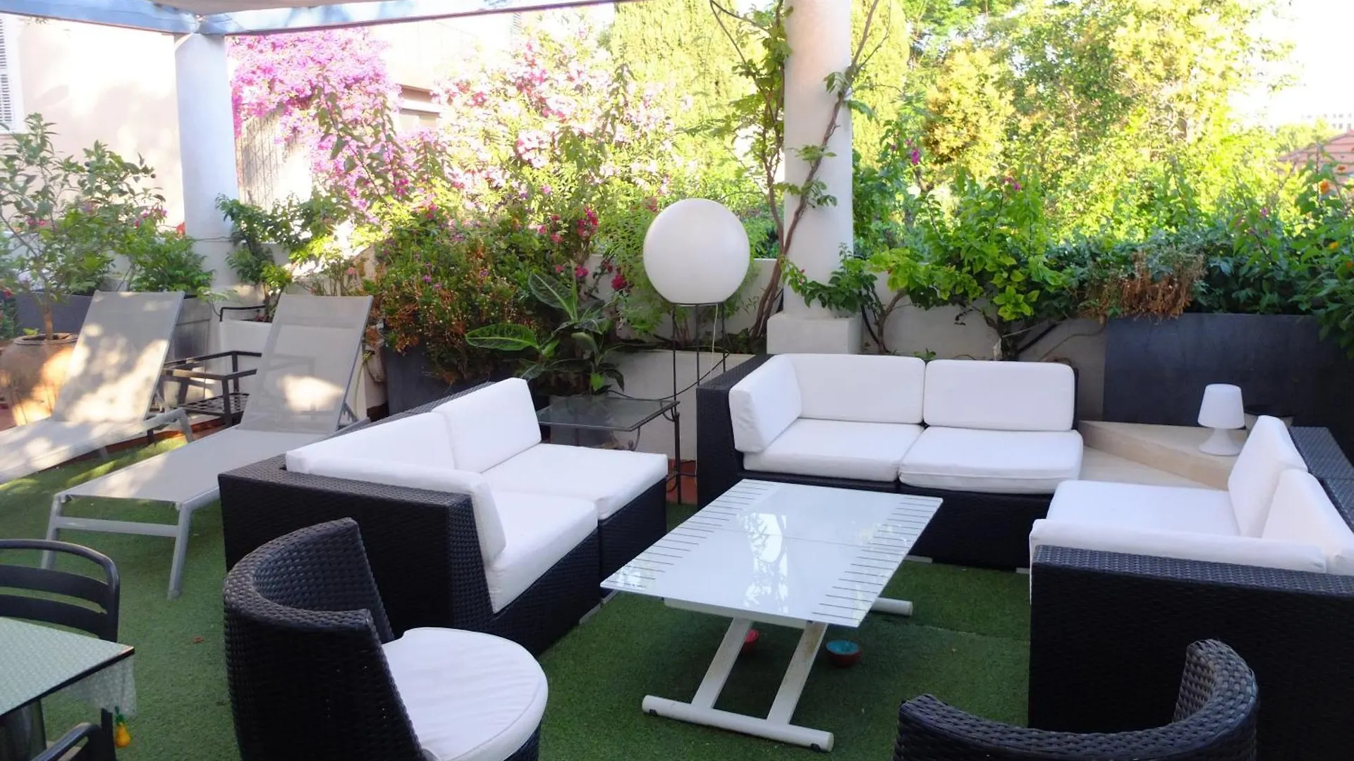 Villa Une Terrasse Au Mourillon, Calme Et Proche Plages Toulon