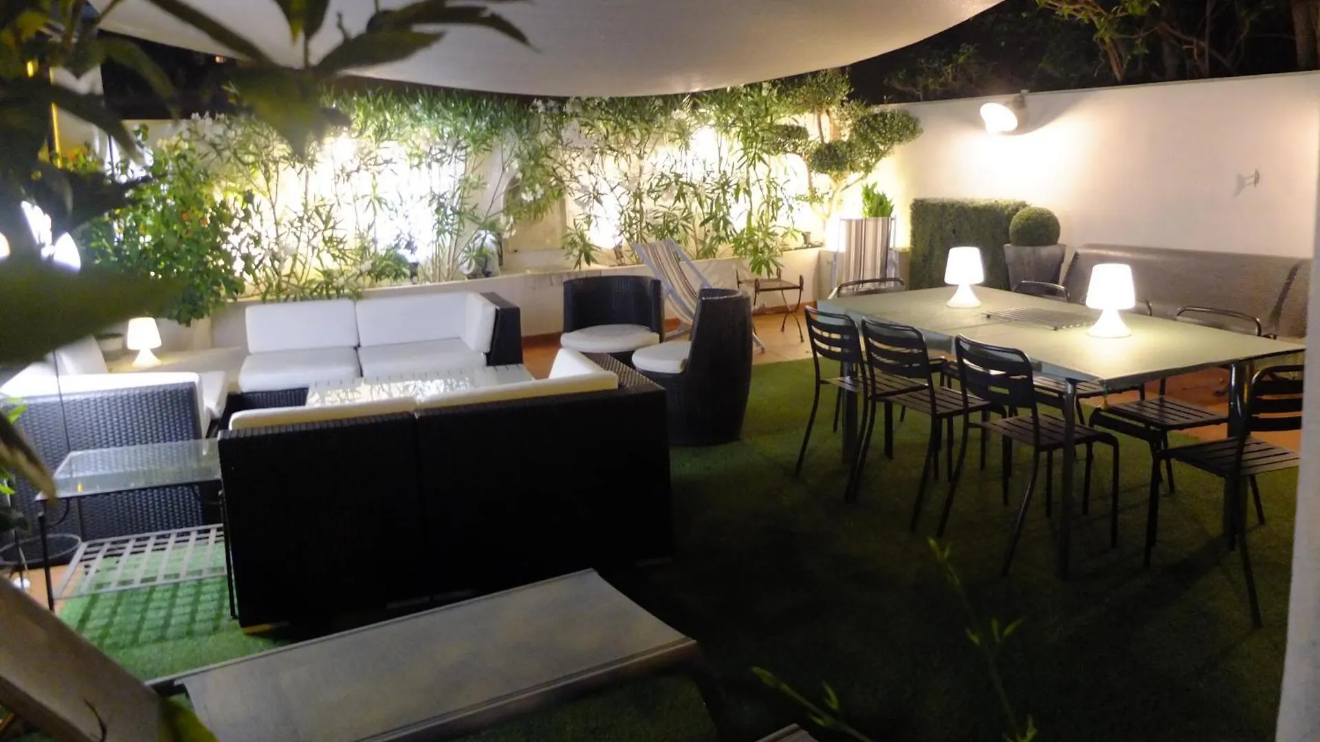 Une Terrasse Au Mourillon, Calme Et Proche Plages Toulon Villa