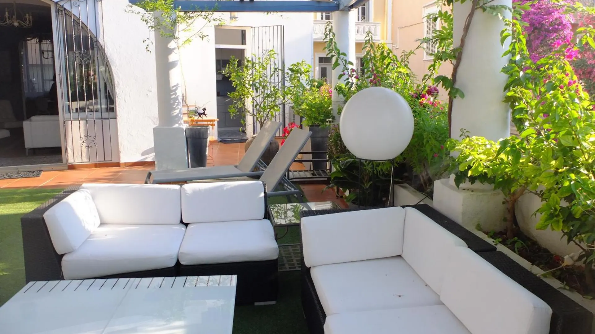 Une Terrasse Au Mourillon, Calme Et Proche Plages Toulon Villa